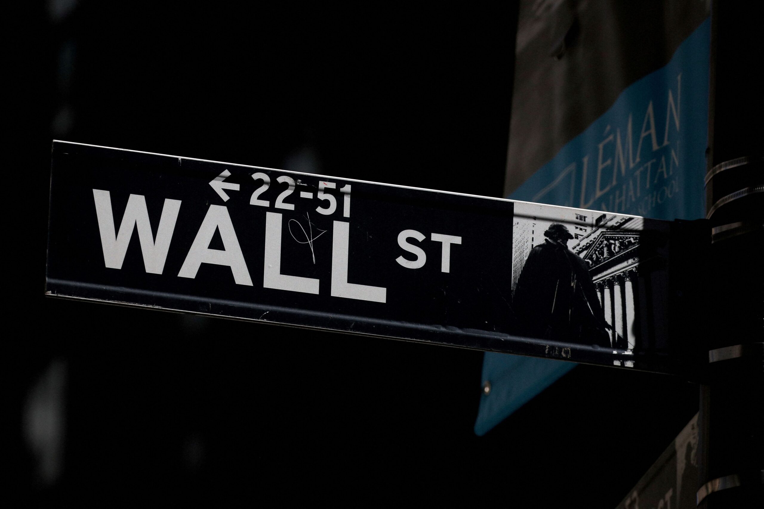 Wall Street fecha em baixa na primeira sessão de 2025