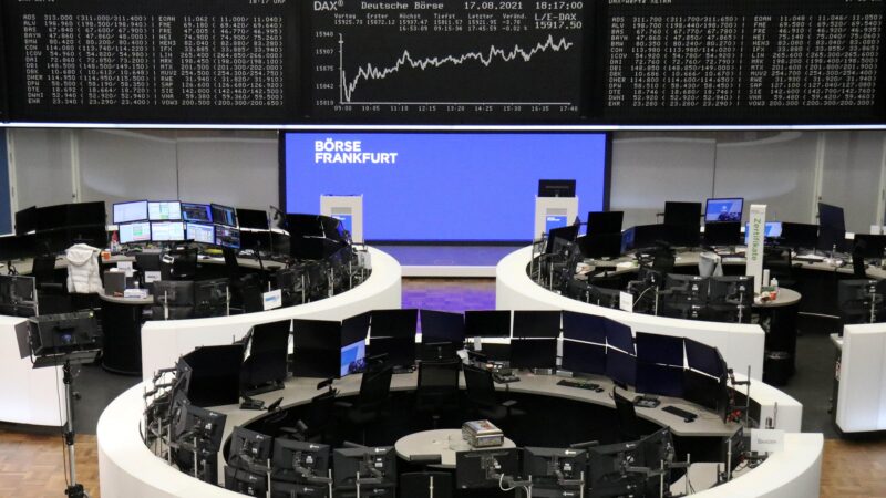 Bolsas europeias operam mistas após inflação e manufatura da zona do euro