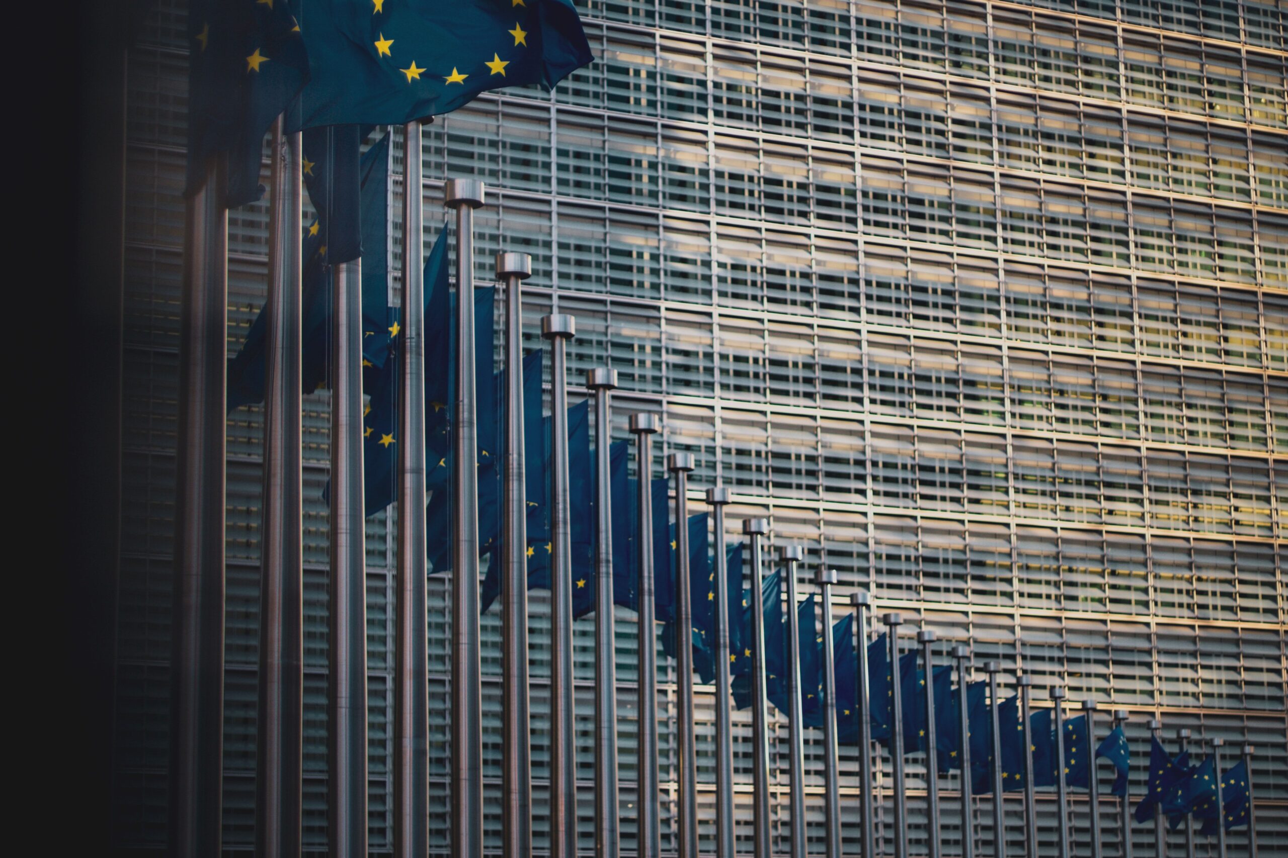 Zona do euro: inflação enfraquece e deve elevar apostas de corte nos juros