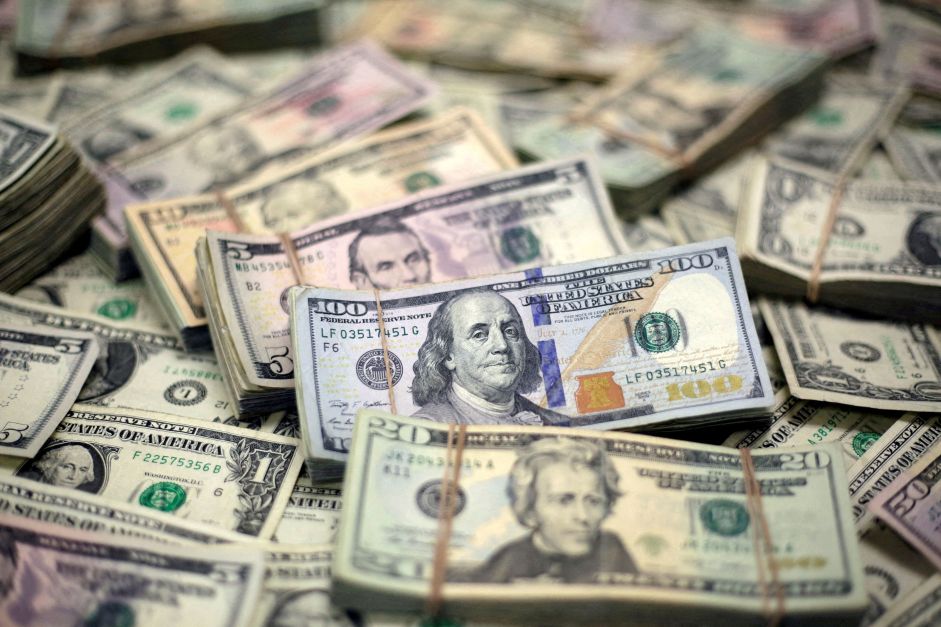 Dólar sobe na abertura com cenário externo adverso antes de eleição dos EUA