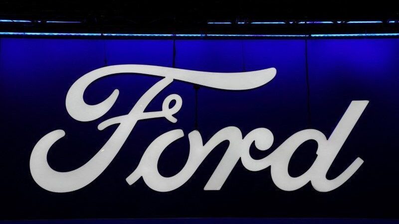 Ford tem vendas de veículos elétricos menores que de concorrentes e ação cai em NY