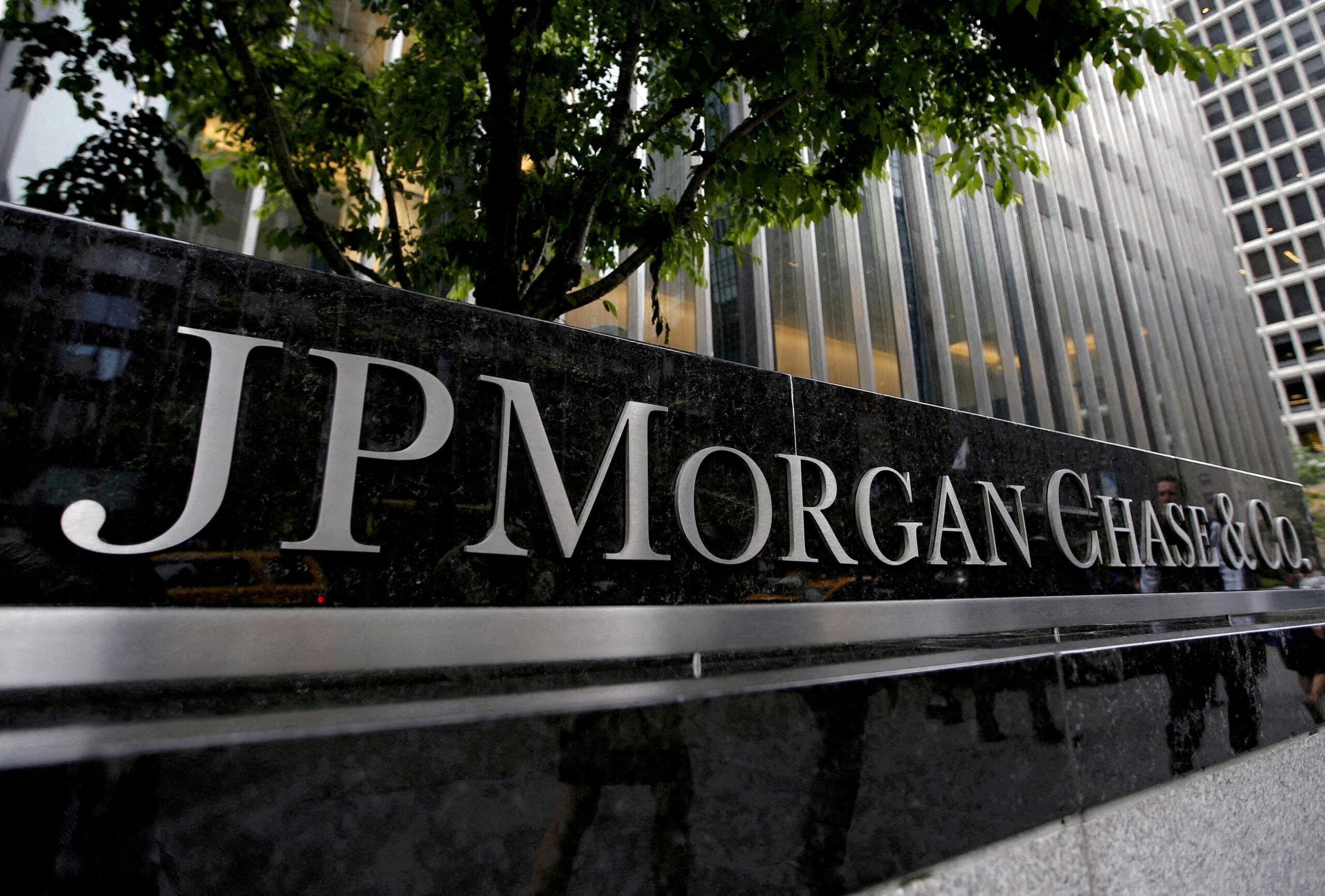 JP Morgan prevê alta de 1 p.p. da Selic em dezembro após anúncio de pacote fiscal