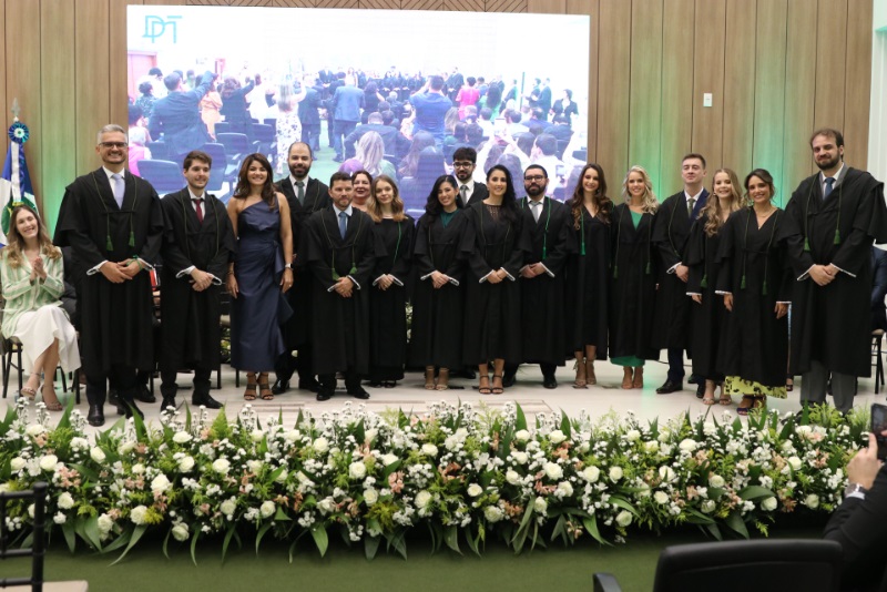 Quinze novos defensores públicos tomam posse e reforçam atendimento nas comarcas do interior do estado – Jornal Advogado – Em Mato Grosso