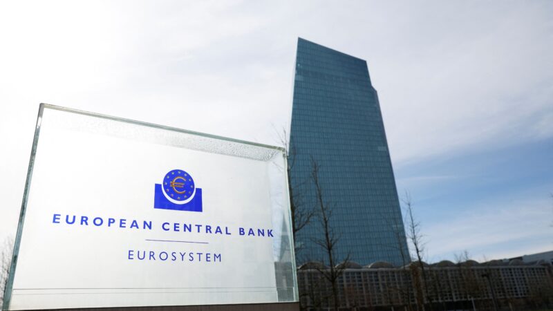 Autoridades do BCE mostram nervosismo com tarifas de Trump e crescimento fraco