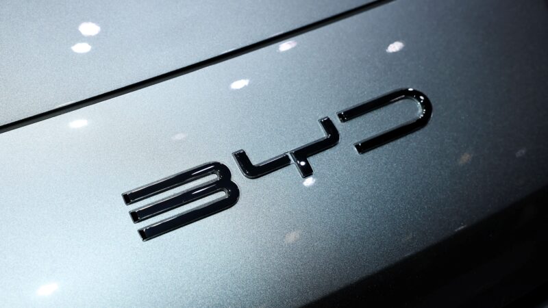 BYD pede que fornecedores baixem preços em meio disputa no mercado de carros elétricos