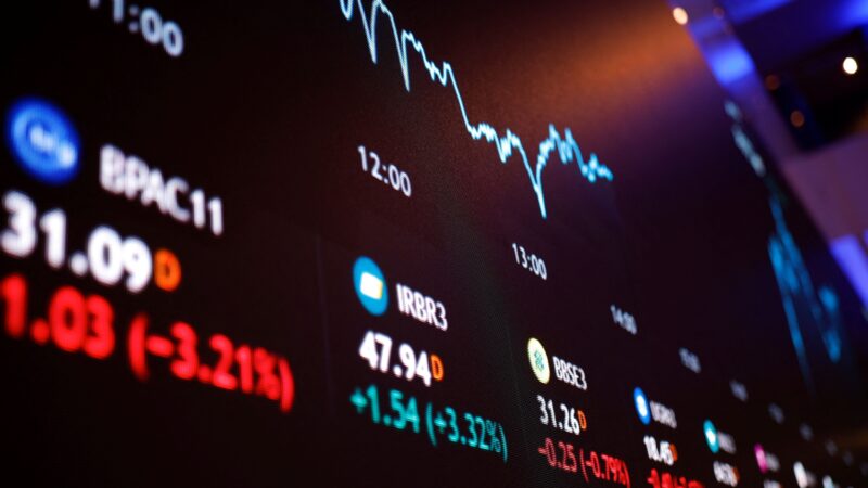 Bolsa terá uma a hora a mais de negociação a partir de segunda (4); entenda