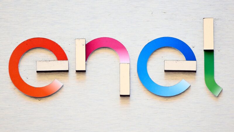 Enel eleva dividendo mínimo e investirá mais de US$ 45 bi até 2027
