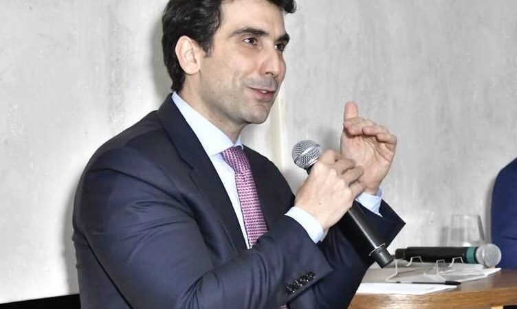 Galípolo diz priorizar execução, não discussão sobre meta de inflação