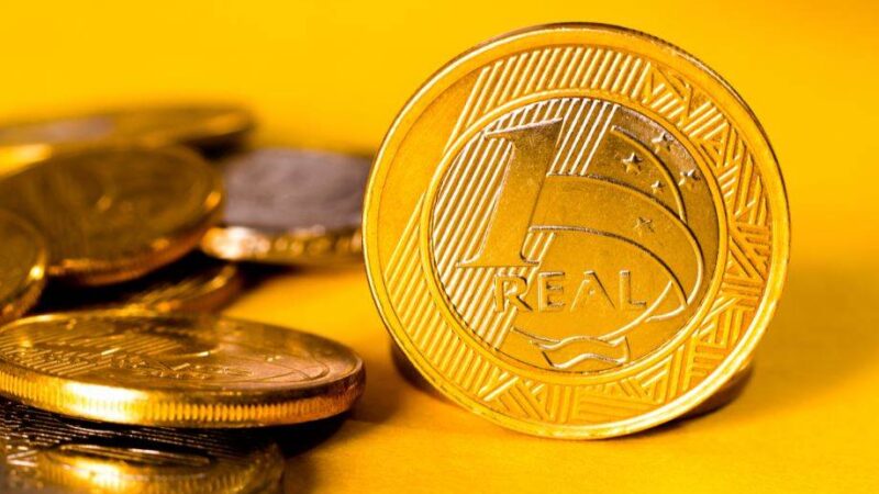 Juros futuros disparam e passam de 13% com desconforto fiscal e apostas em Trump
