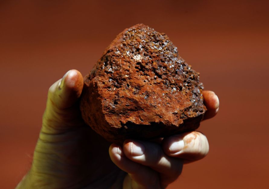 Minério de ferro se recupera em Dalian com estímulo chinês e aumento de estoques