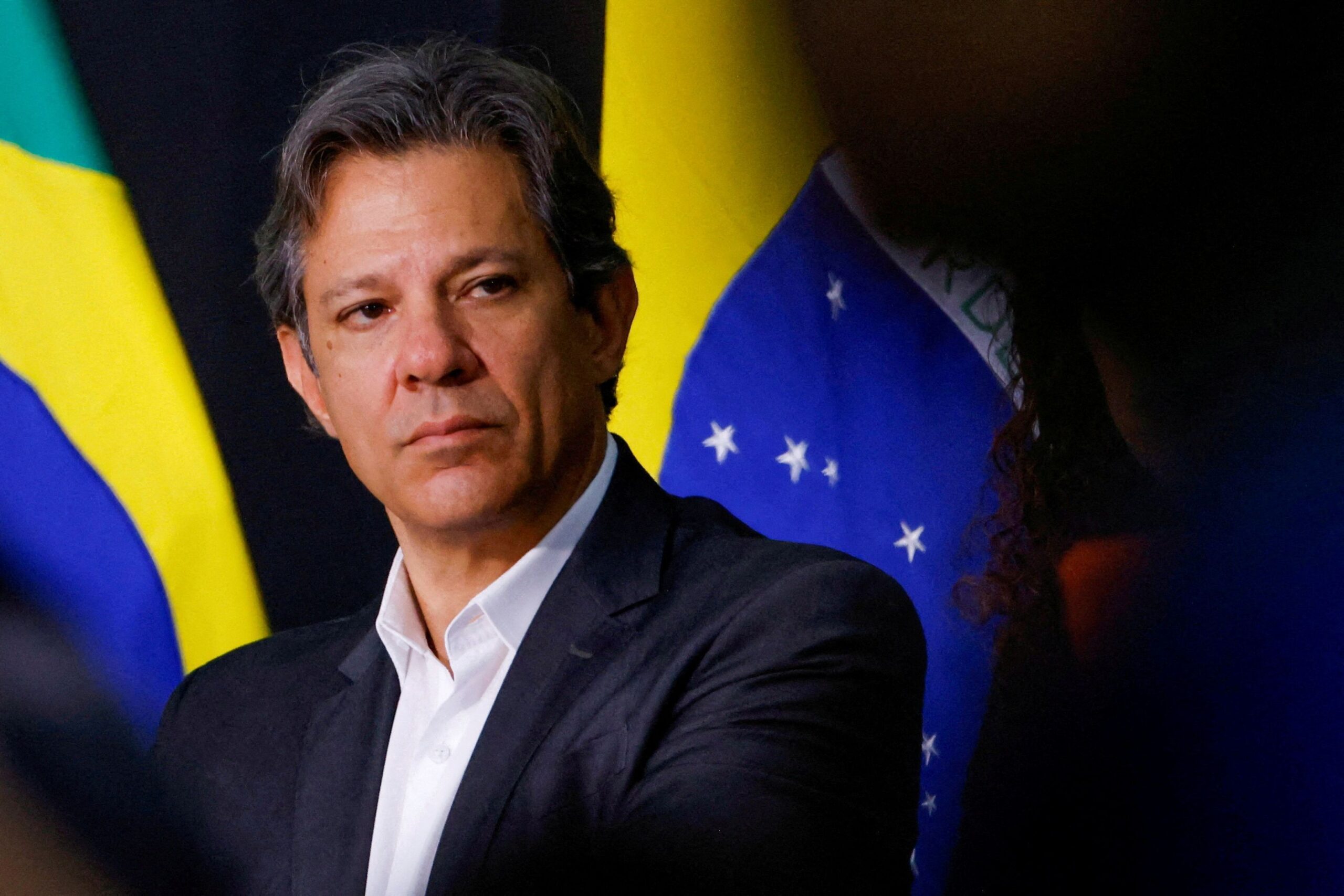 Economia apresenta crescimento, mas dólar e inflação avançam em 2024