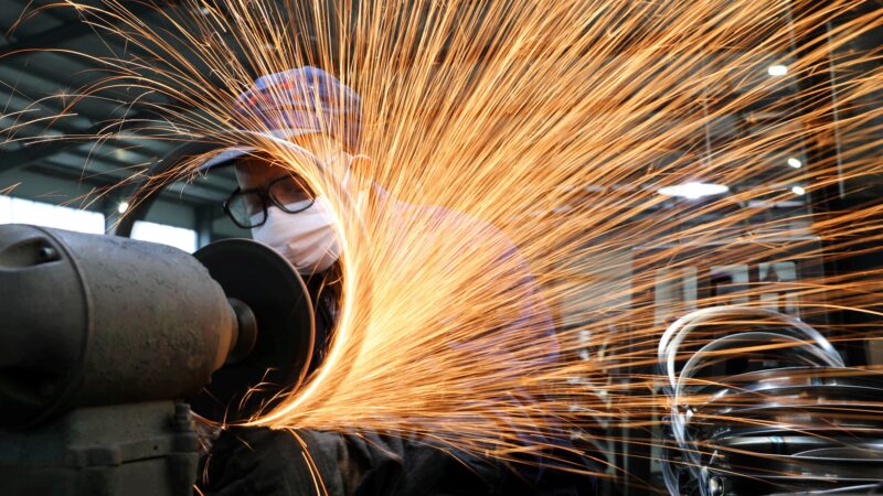 Produção industrial da China cresce pela 2ª vez seguida e chega ao maior nível em 7 meses
