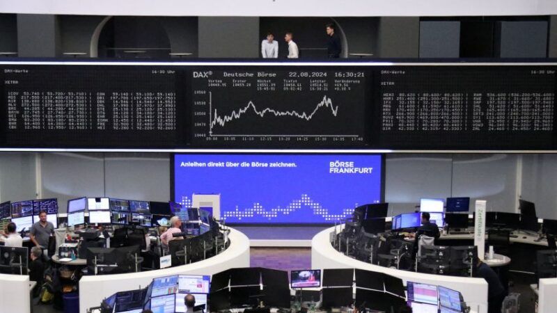 Ações nos EUA caem após Fed reduzir juros e sinalizar ritmo de corte mais lento