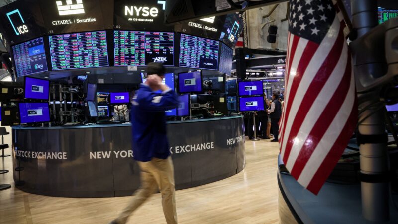 Bolsas de NY marcam novas máximas históricas, com ações de tecnologia e falas de Powell