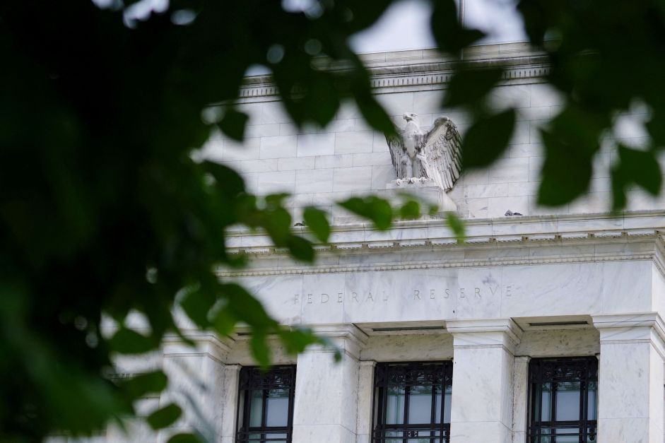 Guinada hawkish do Fed faz com que mercados emergentes corram para salvar suas moedas