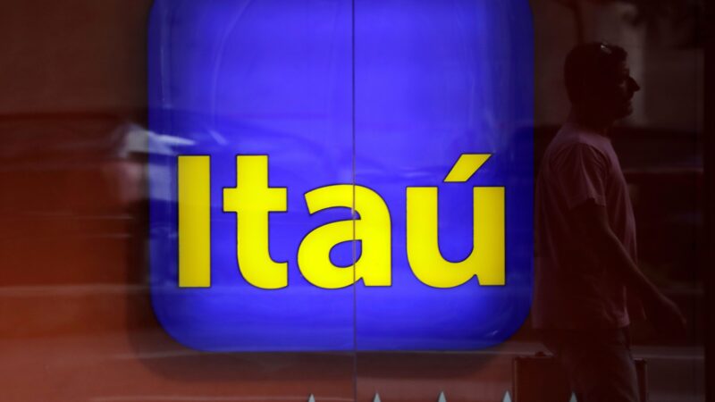 Itaú acusa ex-diretor de violar normas por conflito de interesse e aciona Banco Central