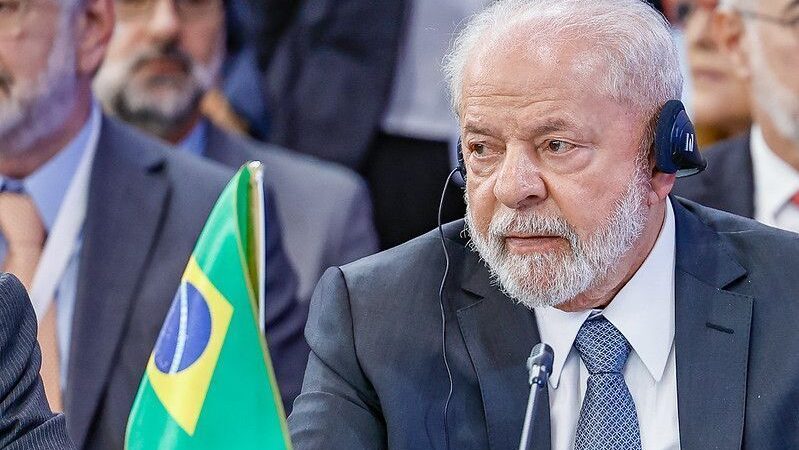 Lula: Vamos entregar economia crescendo, povo consumindo e mercado reclamando