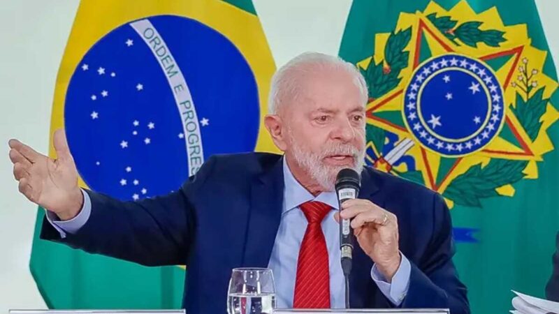 Lula diz que não aceita interferência de quem quer que seja após defesa de Trump a Bolsonaro