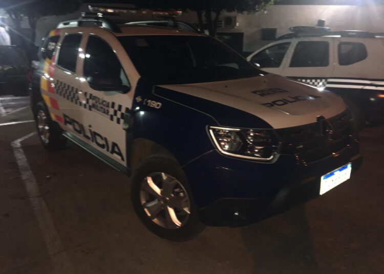 Motorista bêbado é preso após se envolver em acidente no Industrial