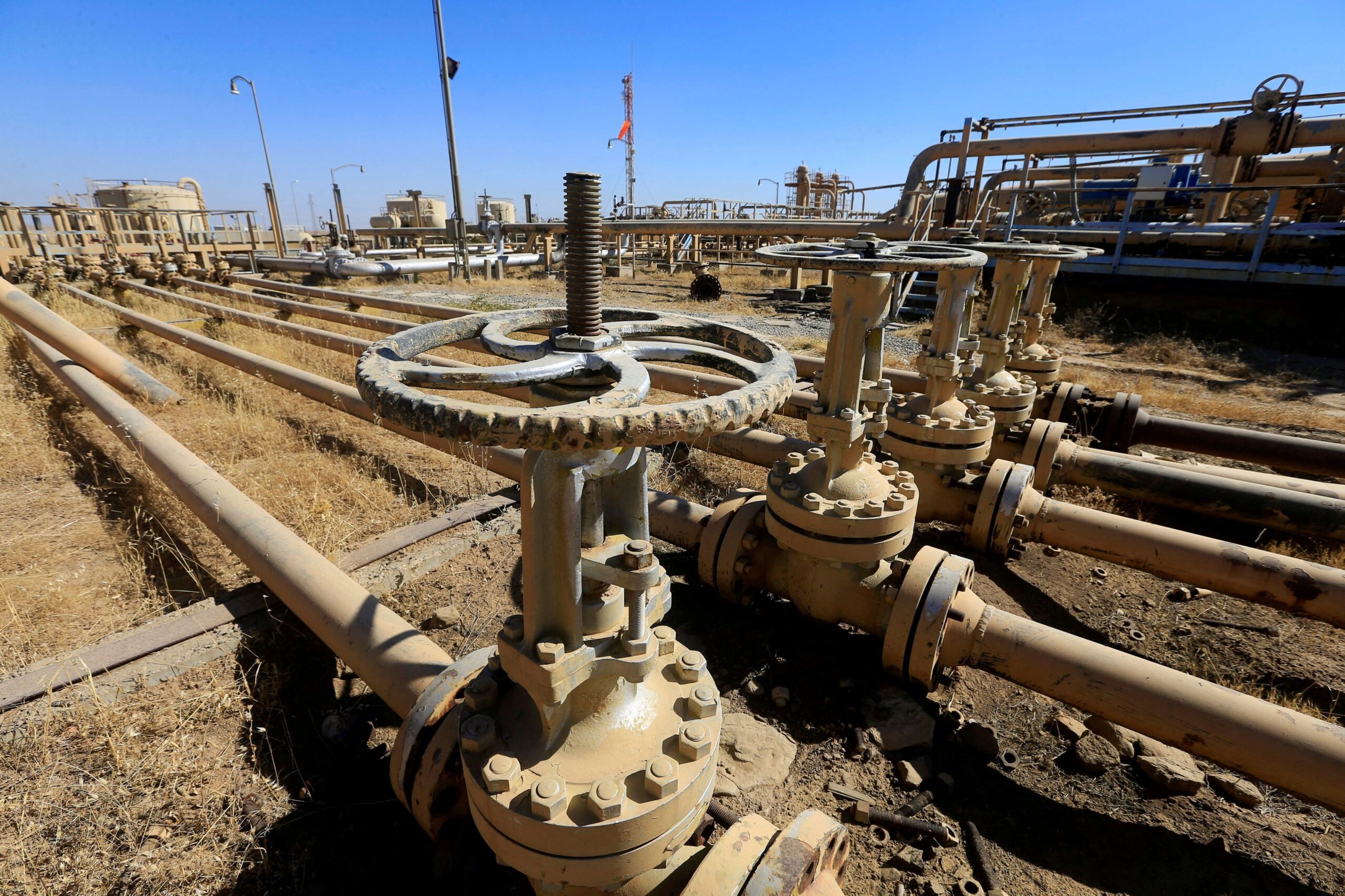 Petróleo fecha em baixa, com reunião da Opep+ e estoques de gasolina dos EUA no radar