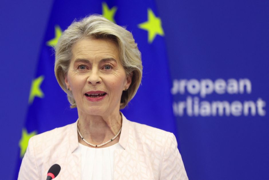 Presidente da Comissão Europeia chega a Montevidéu para cúpula do Mercosul