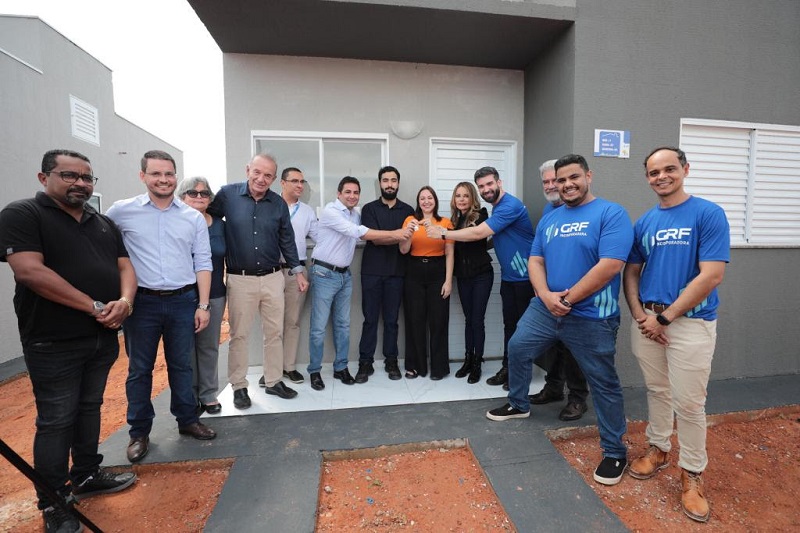 Primeira-dama do Estado entrega chaves do sonho da casa própria para 100 famílias em Nova Canaã do Norte – Jornal Advogado – Em Mato Grosso