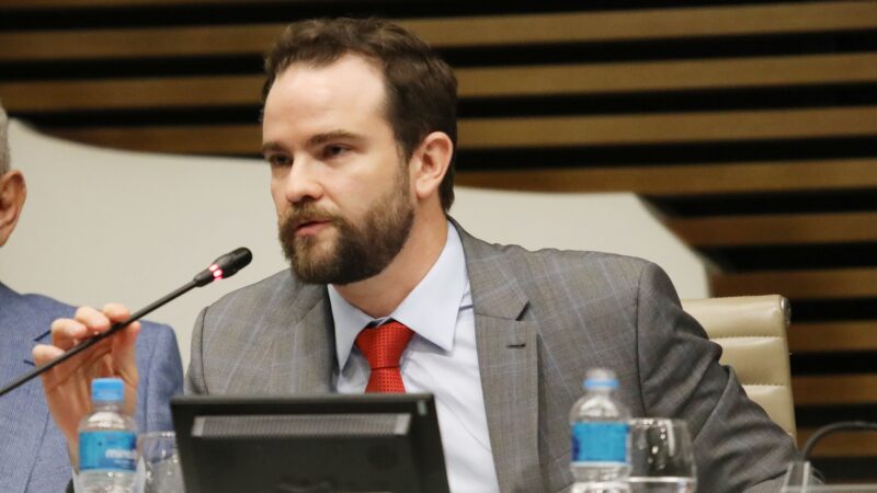 Secretário da Fazenda avalia que reação negativa do mercado é fruto do anúncio conjunto de isenção do IR e corte de gastos