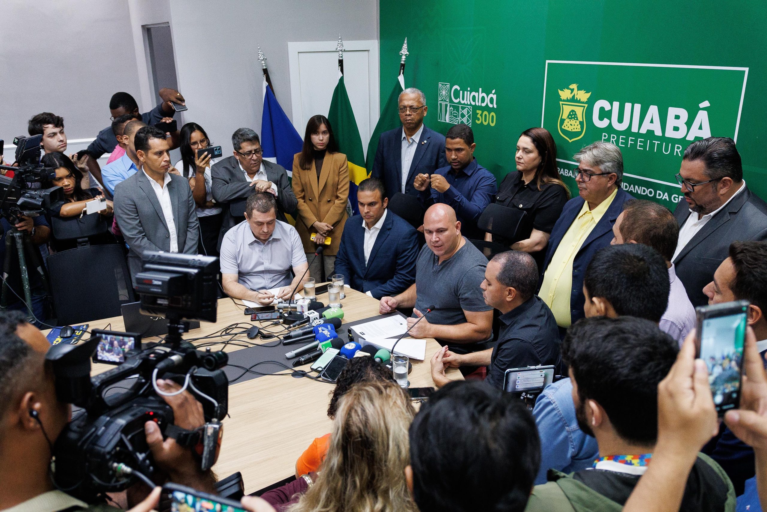 Com dívida de R$ 1,6 bilhão, prefeito decreta calamidade financeira em Cuiabá