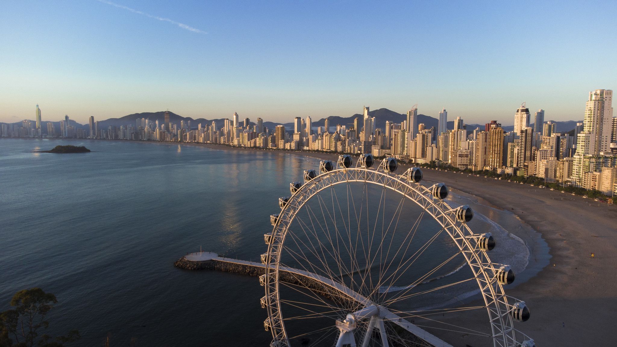 “Descer para BC”: Cidade de hit é 3º destino mais visitado do país no Réveillon