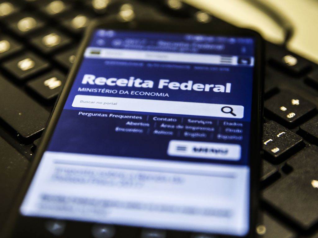 Pix de R$ 5 mil: saiba o que é e-Financeira, sistema de monitoramento da Receita