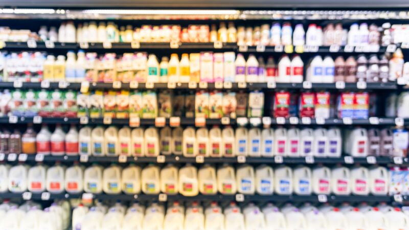 Confiança do consumidor recua em janeiro com pressão de alimentos, diz ACSP