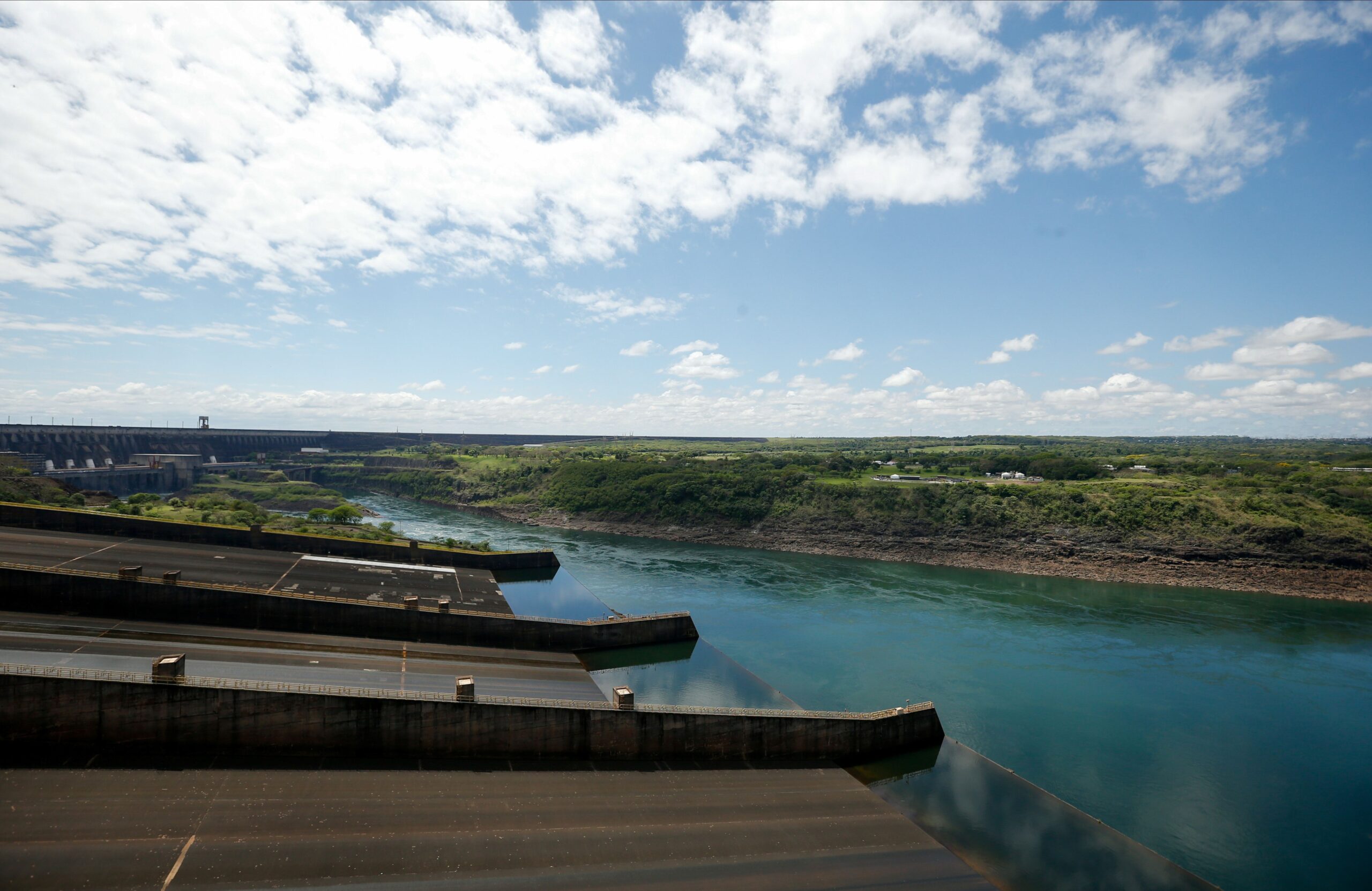 Itaipu: geração de energia cai 20% em 2024, com impacto de estiagens