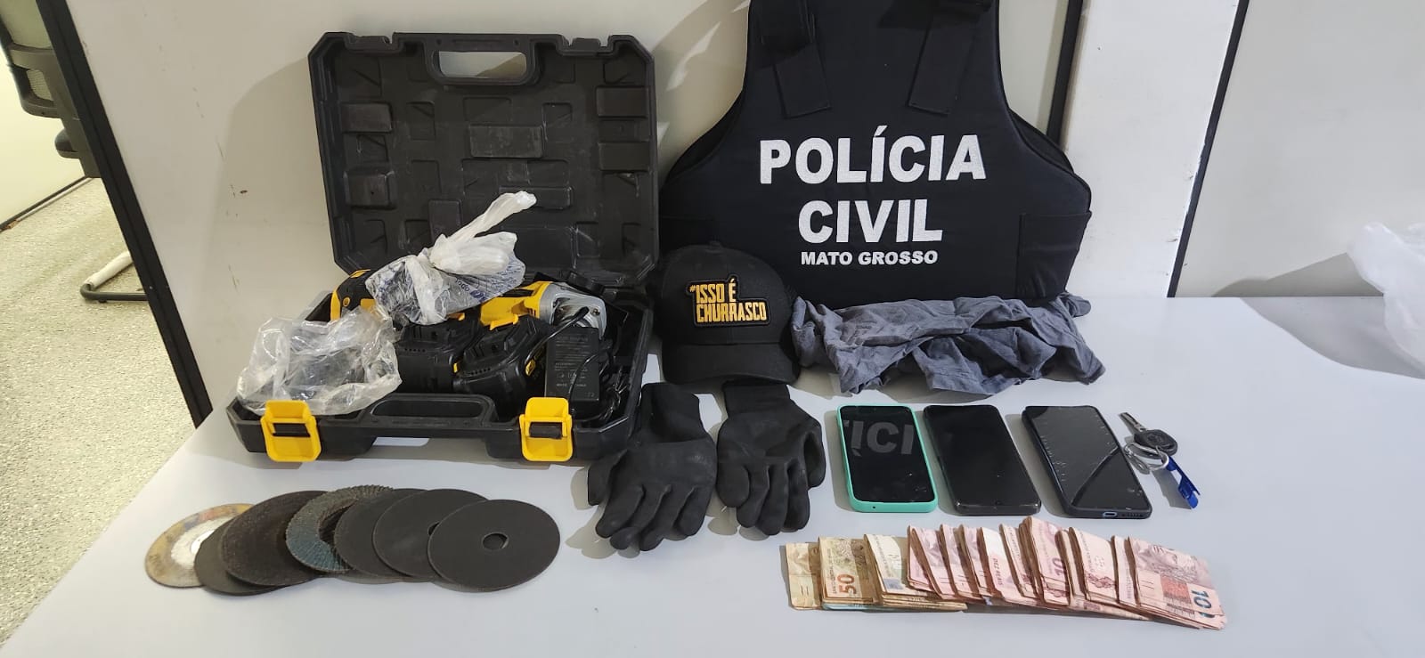 Polícia identifica criminosos envolvidos em furto de supermercado na Capital