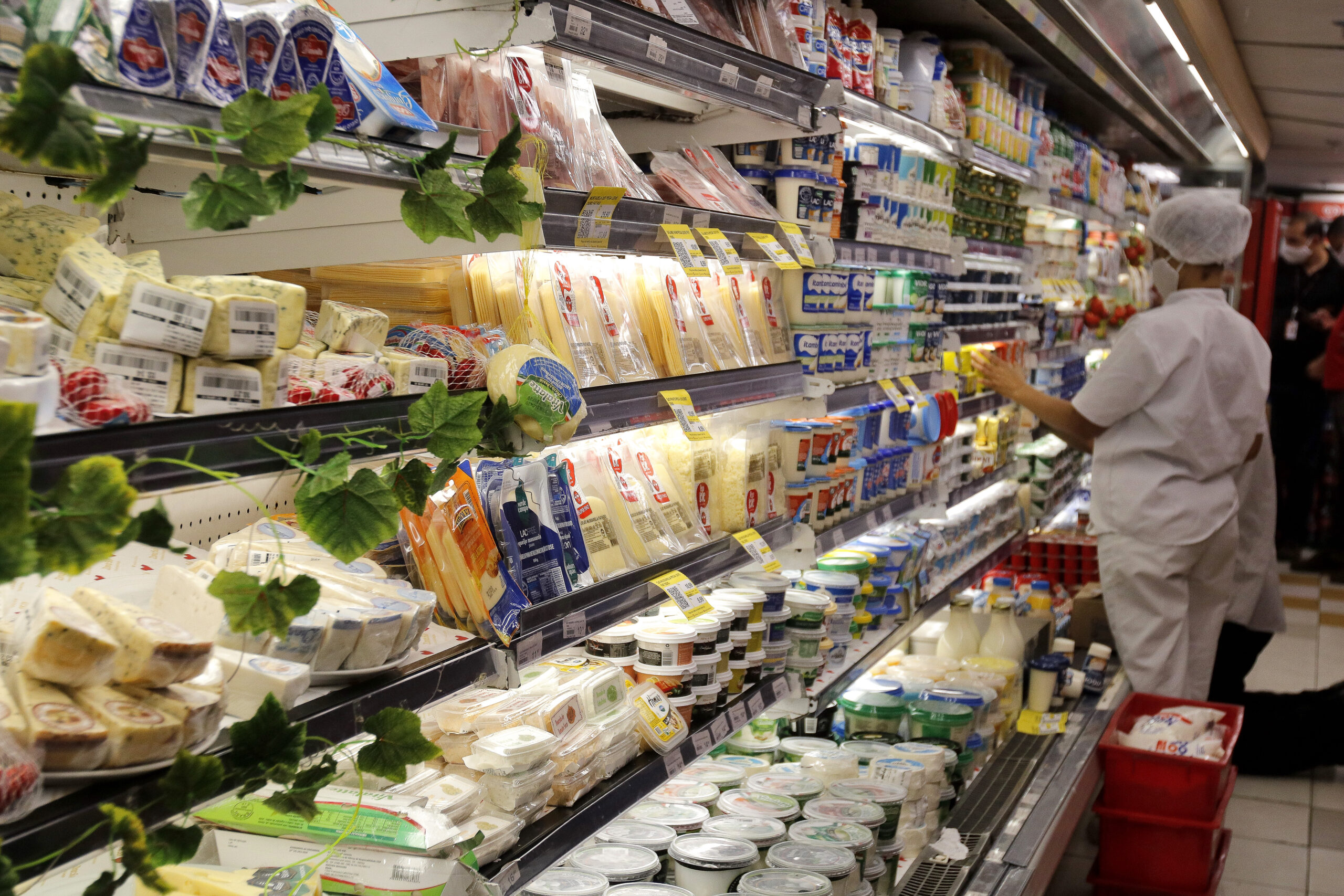 Gabriel Monteiro: Governo prepara ações para reduzir preços de alimentos