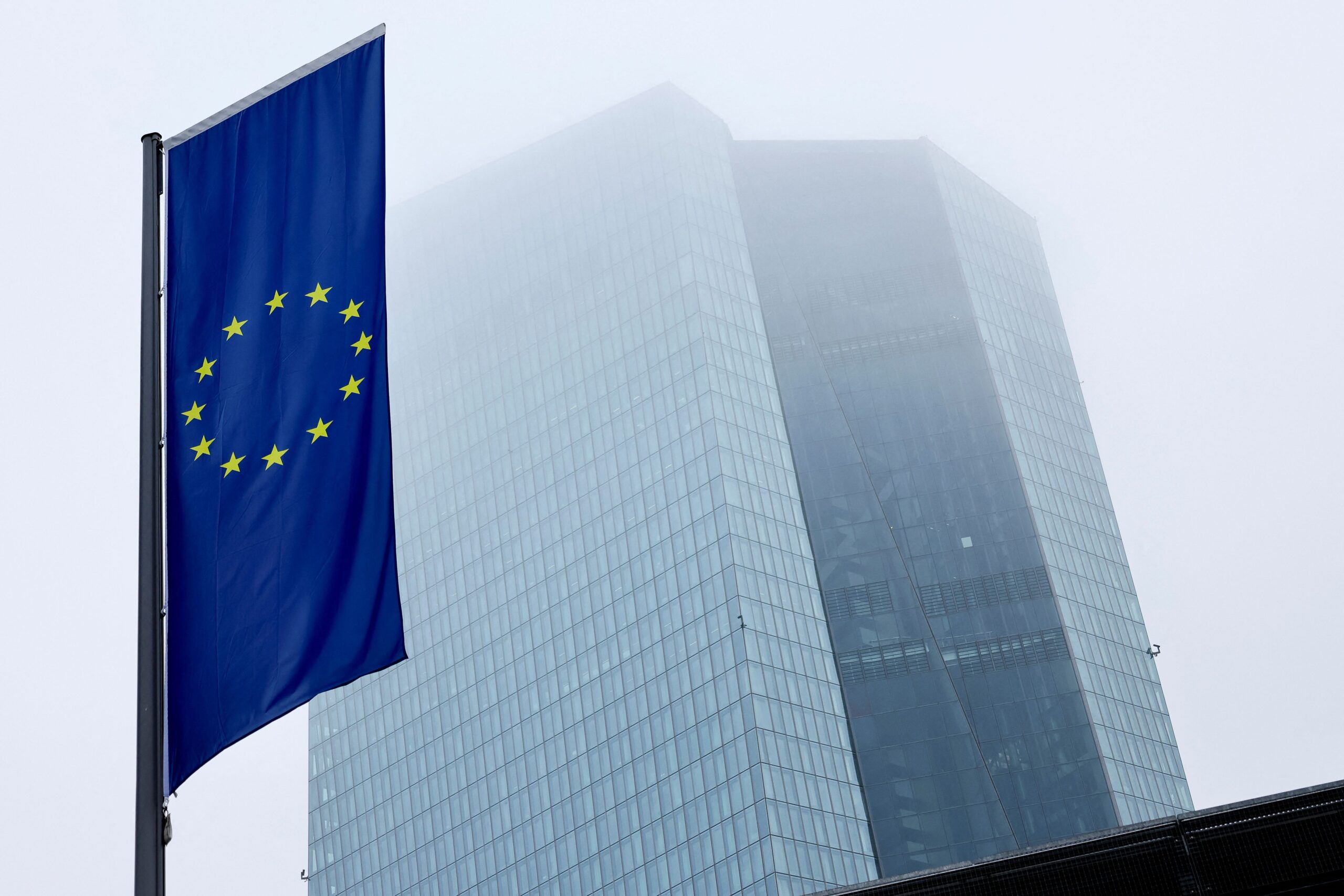 BCE: guerra comercial impacta expectativas de empresas na Zona do Euro