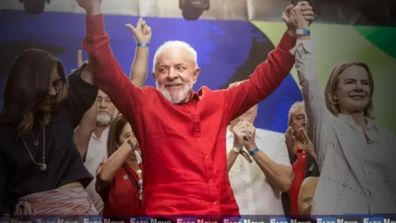 Em evento dos 45 anos do PT, Lula pede defesa da democracia