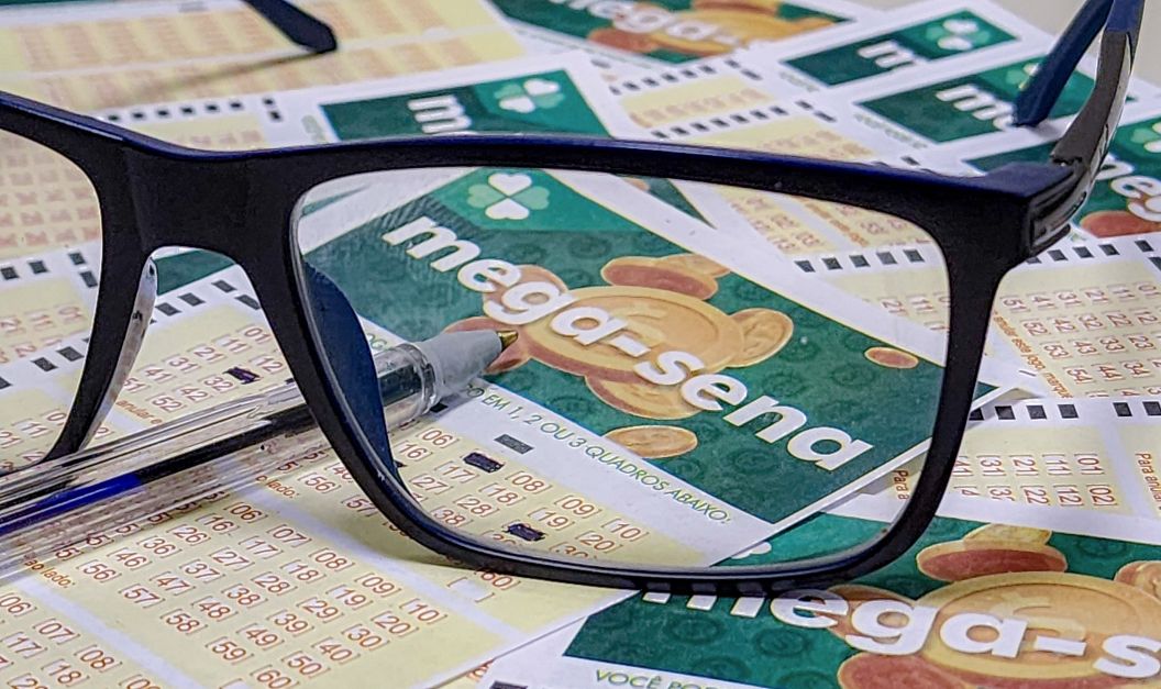 Mega-Sena 2828: sorteio desta quinta (13) pode pagar R$ 53 milhões