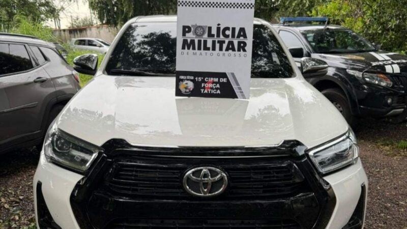 Polícia Militar recupera dois veículos roubados e prende três pessoas por receptação