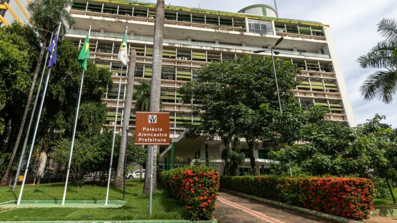 Prefeitura de Cuiabá começa a pagar salários de janeiro e benefícios a servidores