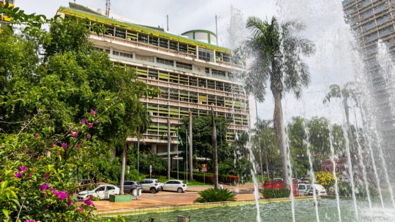 Prefeitura valoriza bom servidor e passa a pagar Prêmio Saúde junto com salário