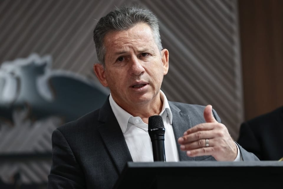 “Trânsito flui”, diz Mauro Mendes ao descartar obras na Avenida do CPA e ignora caos no tráfego
