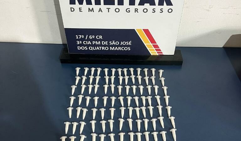 Polícia Militar apreende adolescente com 128 porções de cocaína em São José dos Quatro Marcos