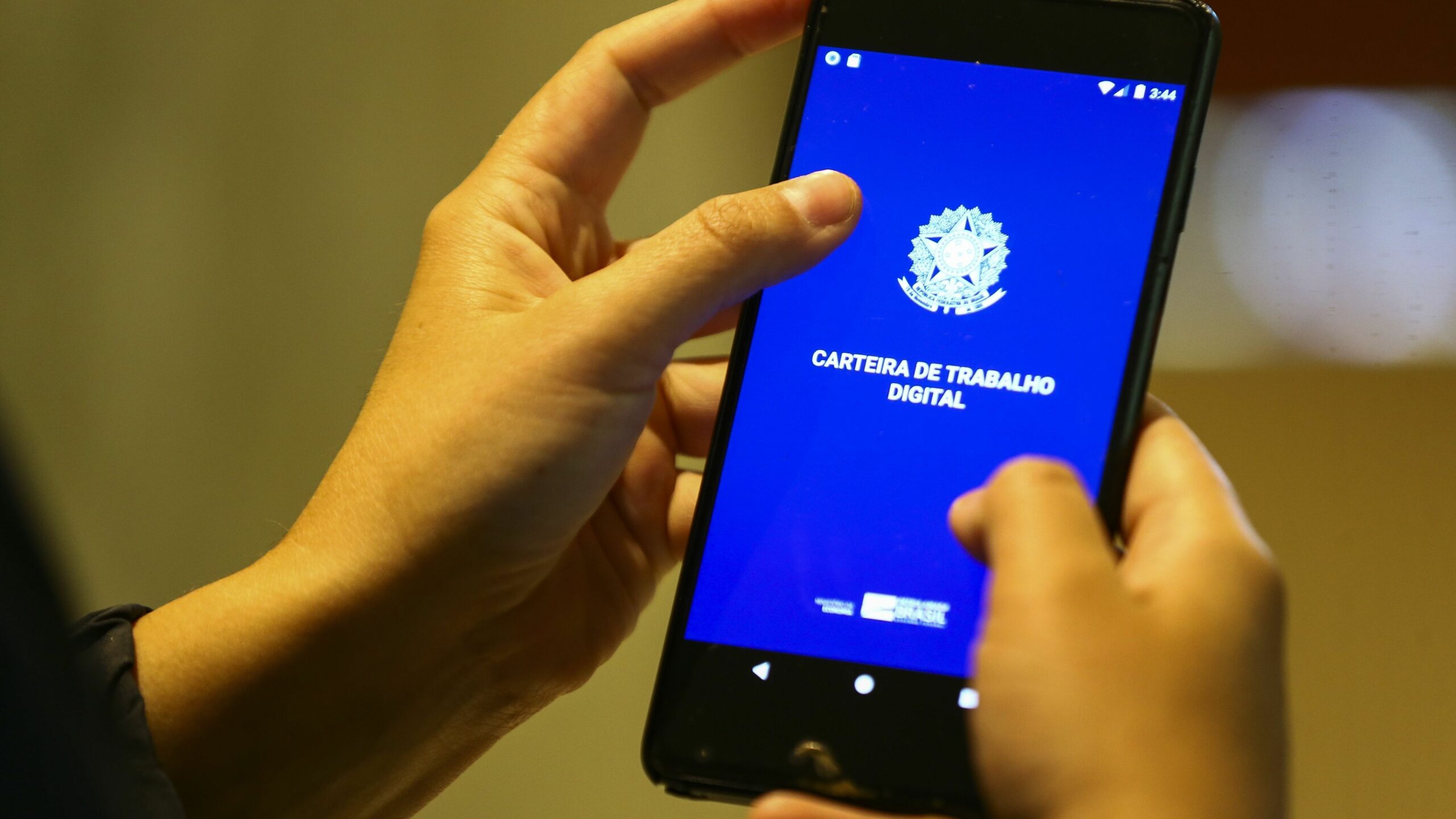 Consignado CLT: veja passo a passo para baixar carteira de trabalho digital