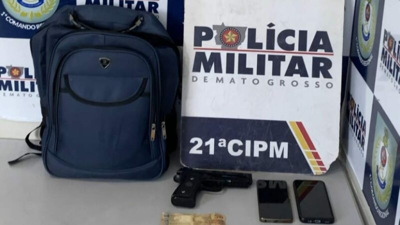 Dois são presos por roubo com simulacro de arma de fogo em loja no centro de Cuiabá