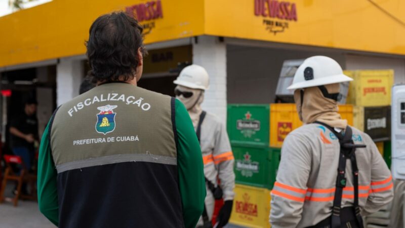 Operação interdita quiosque por poluição sonora e flagra furto de energia elétrica em Cuiabá