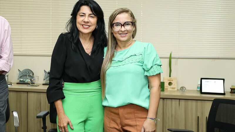 Prefeita Eliene empossa Leliane Barros como nova secretária de Assistência Social