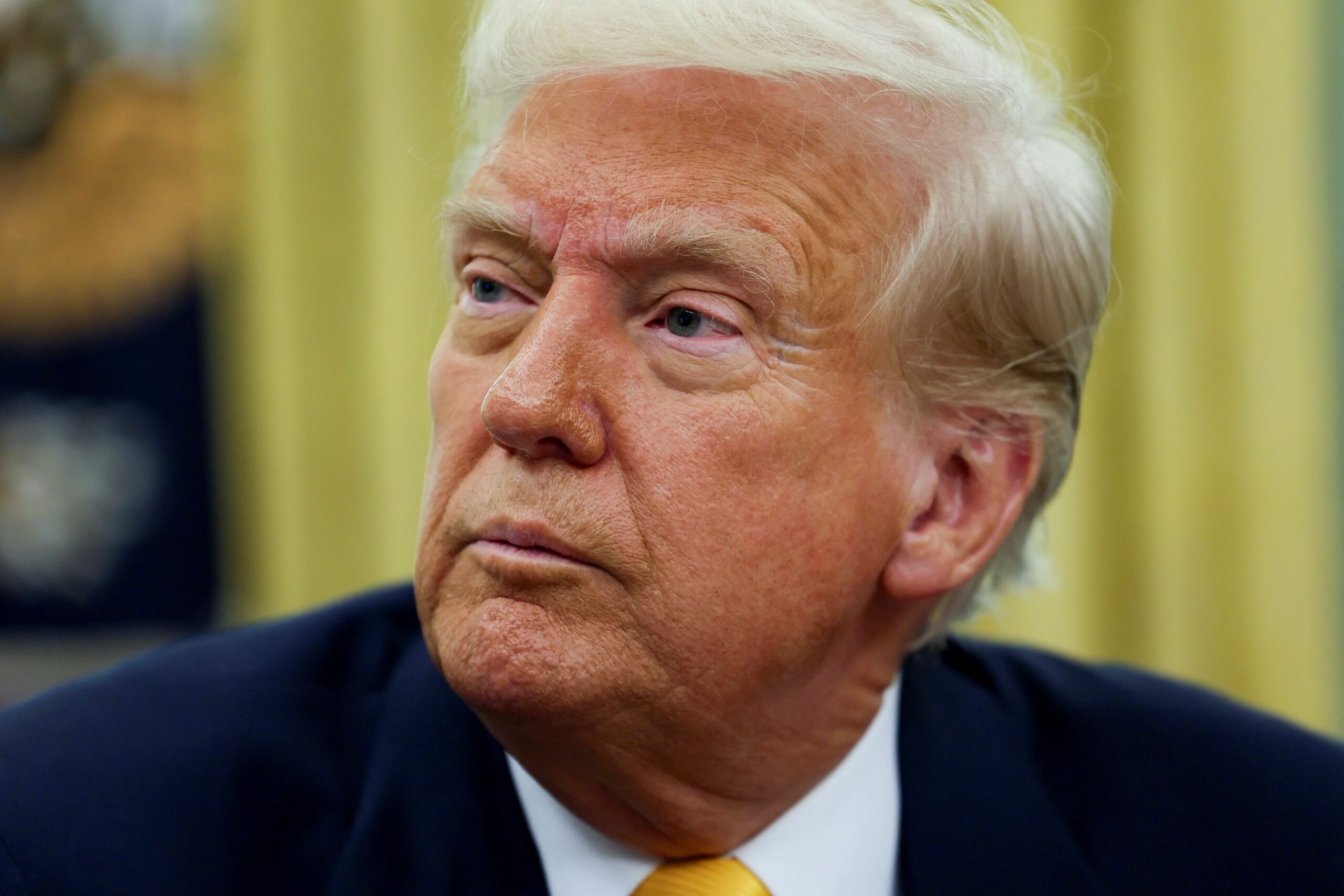 Trump não descarta recessão nos EUA e rejeita efeitos de tarifas no mercado