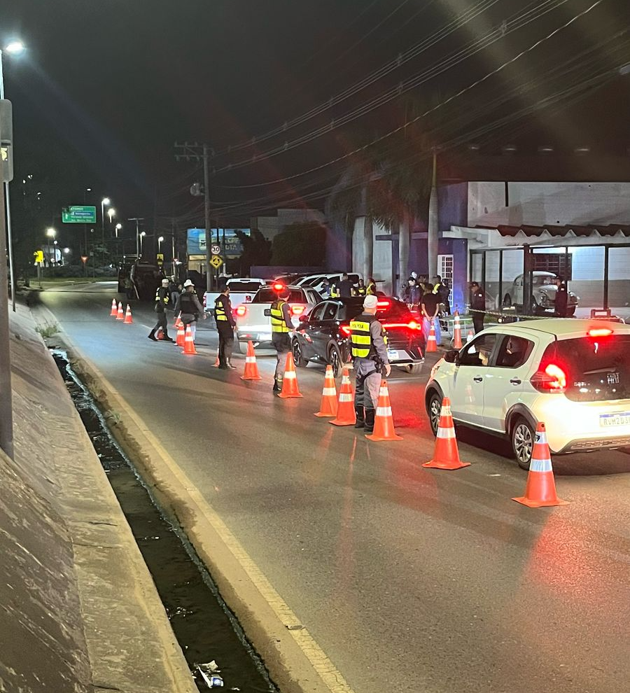 Operações Lei Seca resultam na prisão de 16 condutores embriagados na madrugada deste domingo (23)