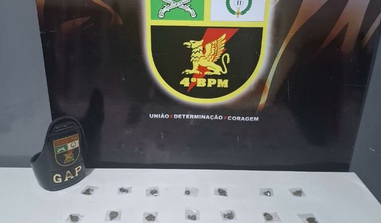 PM prende homens por tráfico de drogas e apreende 41 porções de maconha em abordagens