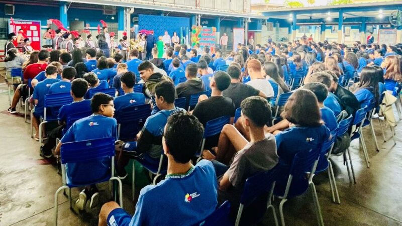 Seduc inicia entrega de materiais escolares a estudantes da Rede Estadual